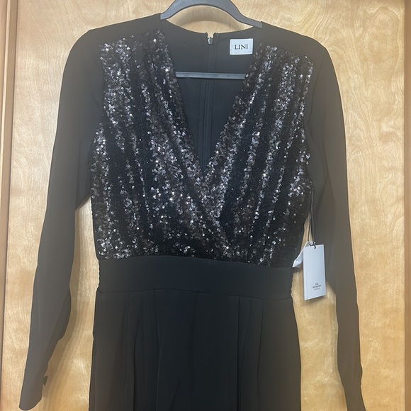 NWT Lini Gorgeous Black Sequined Long Sleeve Jumpsuit Size S - Picture 2 of 15